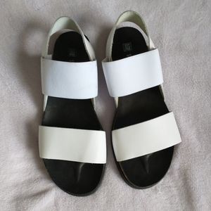NWOB Verbenas white leather sandals